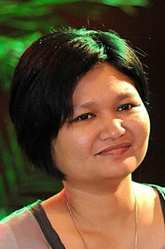 Titien Wattimena 头像