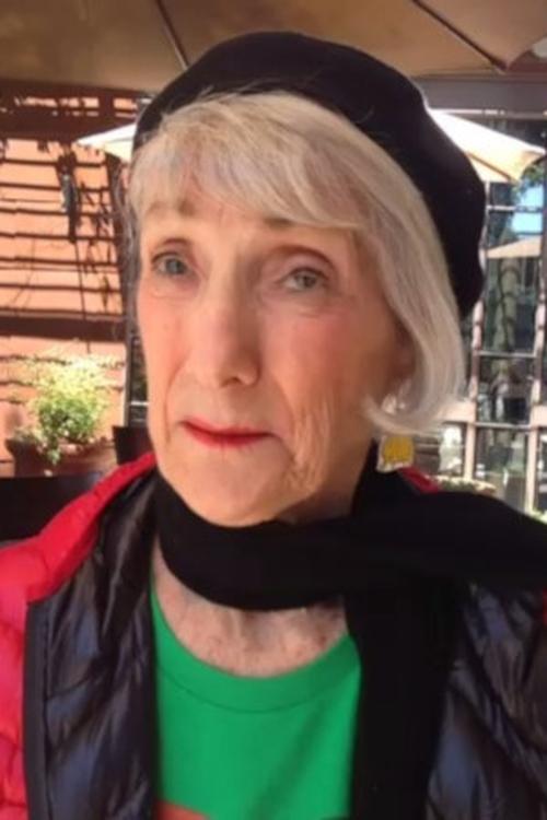 Polly Lou Livingston 头像