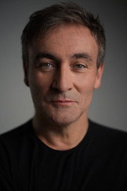 Derek Riddell 头像