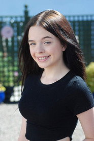 Emily Flain 头像