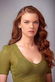 Emily Towles 头像