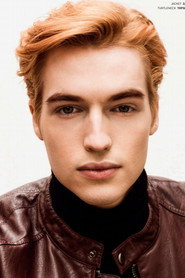 Trevor Stines 头像