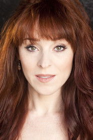 Ruth Connell 头像