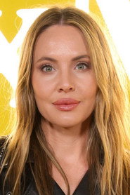 Leah Pipes 头像