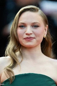 Mia Threapleton 头像