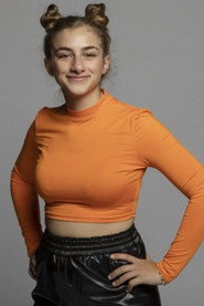 Louise Malek 头像