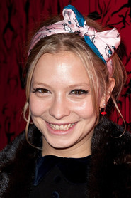 Annabelle Dexter-Jones 头像