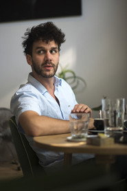 Igor Bezinović 头像