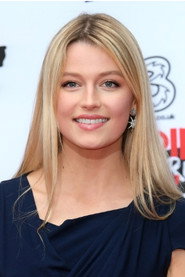 Lily Travers 头像