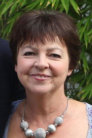 Tessa Peake-Jones 头像