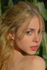 Ava Azadeh 头像