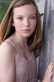 Aislinn DeButch 头像