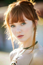 Hannah Rose May 头像