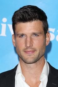 Parker Young 头像