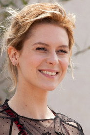 Elena Radonicich 头像