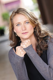Mary Buss 头像