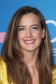 Stephanie Allynne 头像
