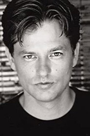 Aaron Tucker 头像