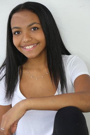 Isis Moore 头像