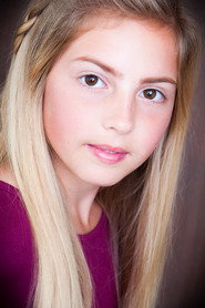 Claire Beale 头像