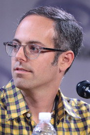 Elliott Kalan 头像