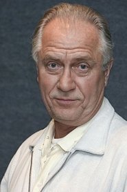 László Áron 头像