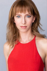 Julia Aks 头像