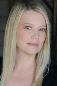 Kellie Overbey 头像